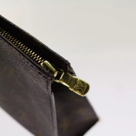 LOUIS VUITTON Monogram Poche Toilette 26 Pouch - Picture 11 of 16